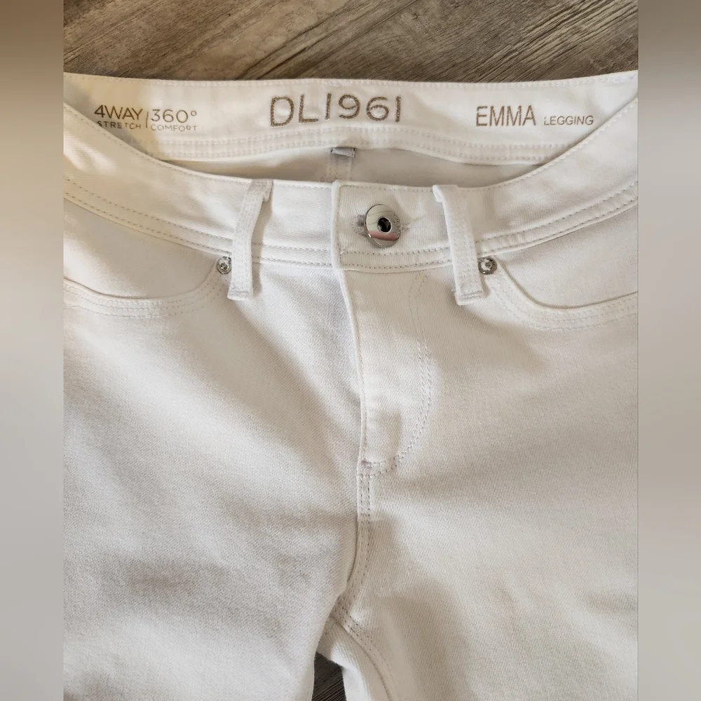 3/$25 DL1961 Emma White Jean Legging size 24